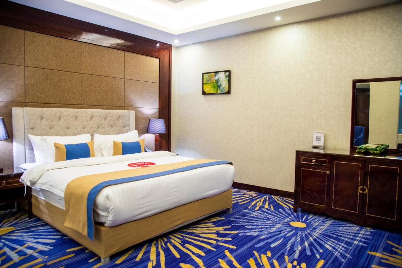 فندق هوليداي الخليج الرياض - Holiday Al Khaleej Hotel Экстерьер фото