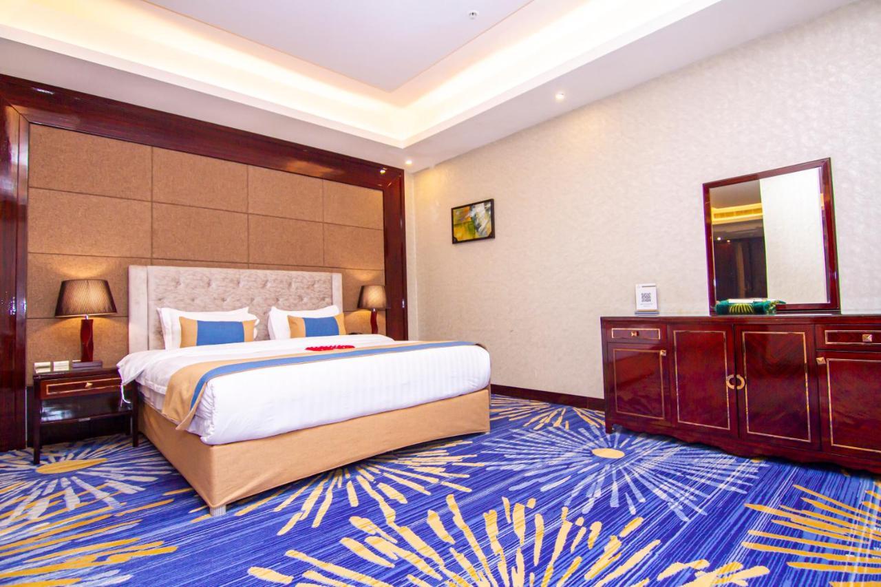 فندق هوليداي الخليج الرياض - Holiday Al Khaleej Hotel Экстерьер фото