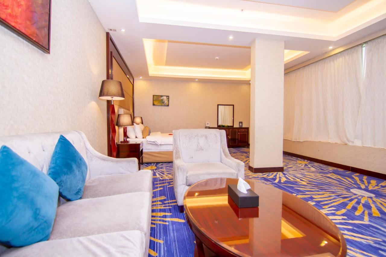 فندق هوليداي الخليج الرياض - Holiday Al Khaleej Hotel Экстерьер фото