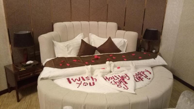 فندق هوليداي الخليج الرياض - Holiday Al Khaleej Hotel Экстерьер фото