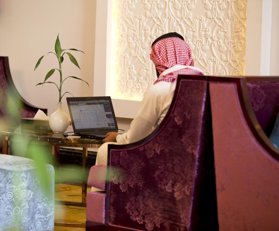 فندق هوليداي الخليج الرياض - Holiday Al Khaleej Hotel Экстерьер фото